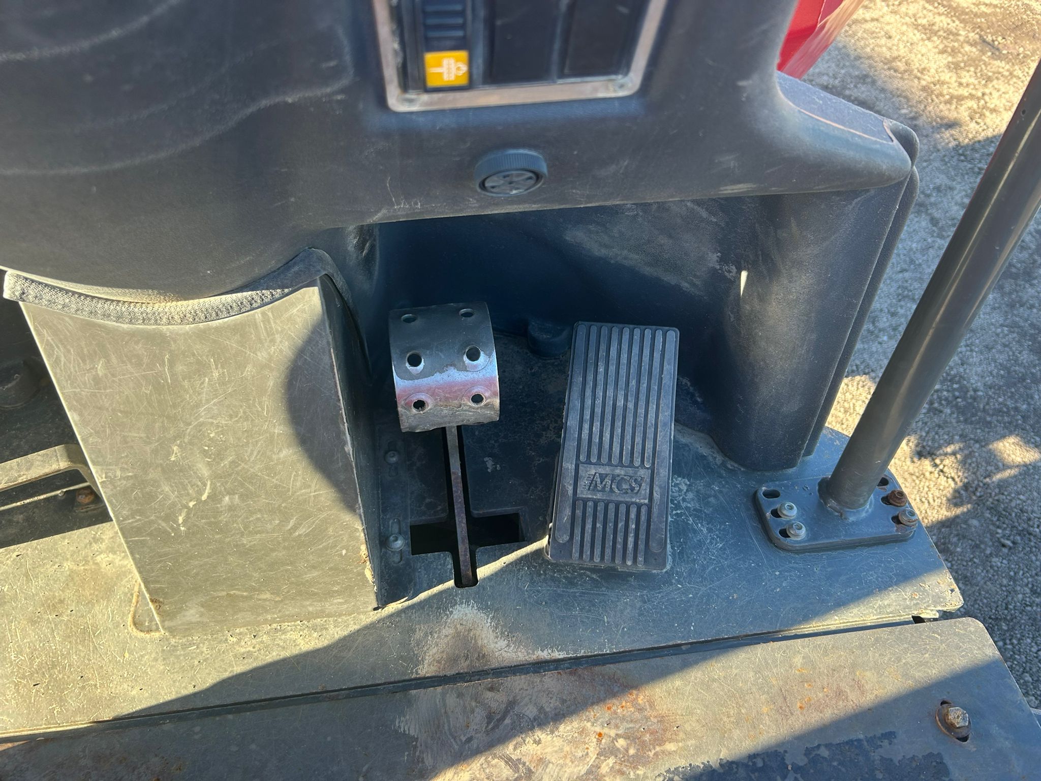 AUSA D1000 APG - Slika 13