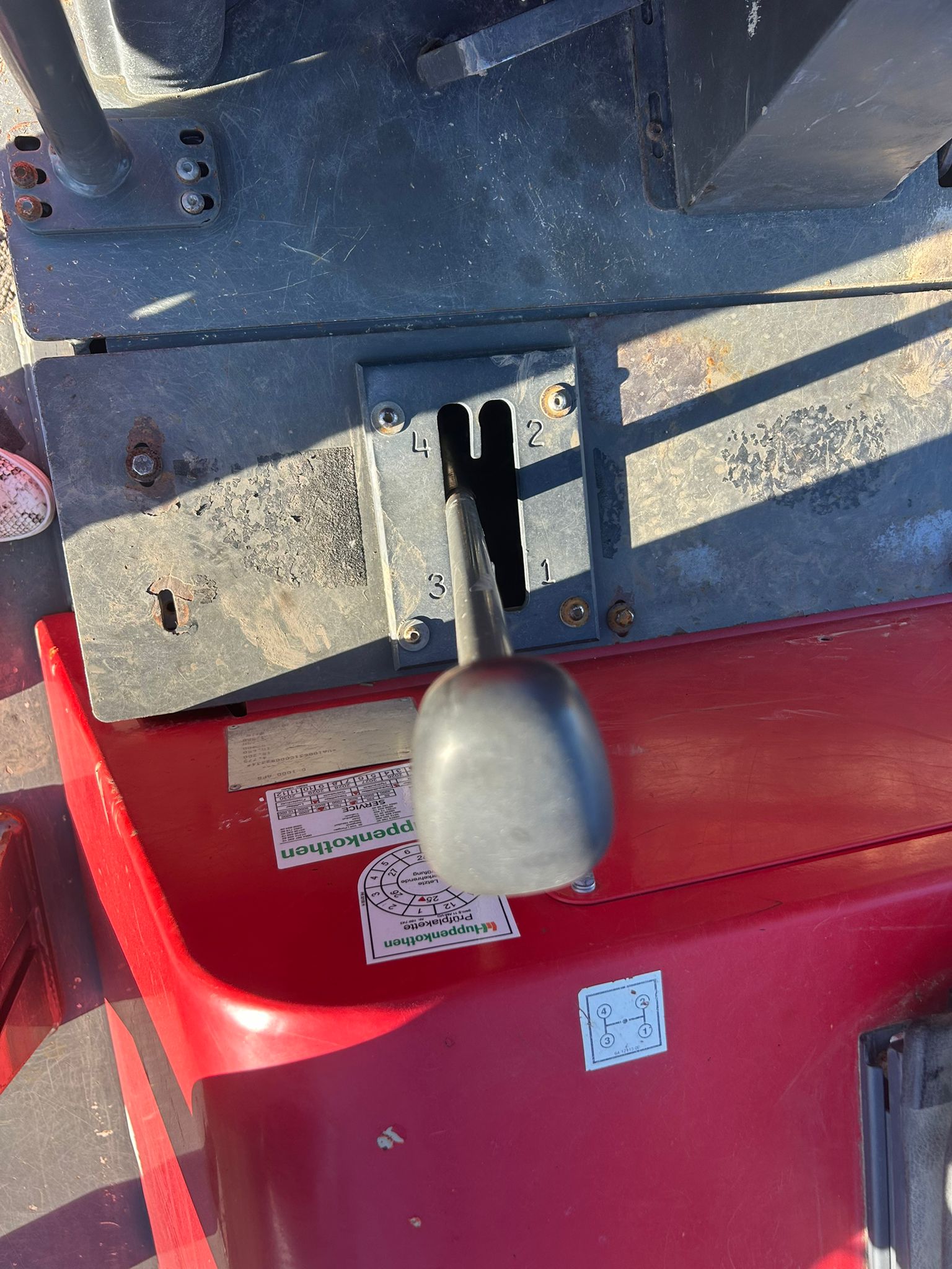 AUSA D1000 APG - Slika 8