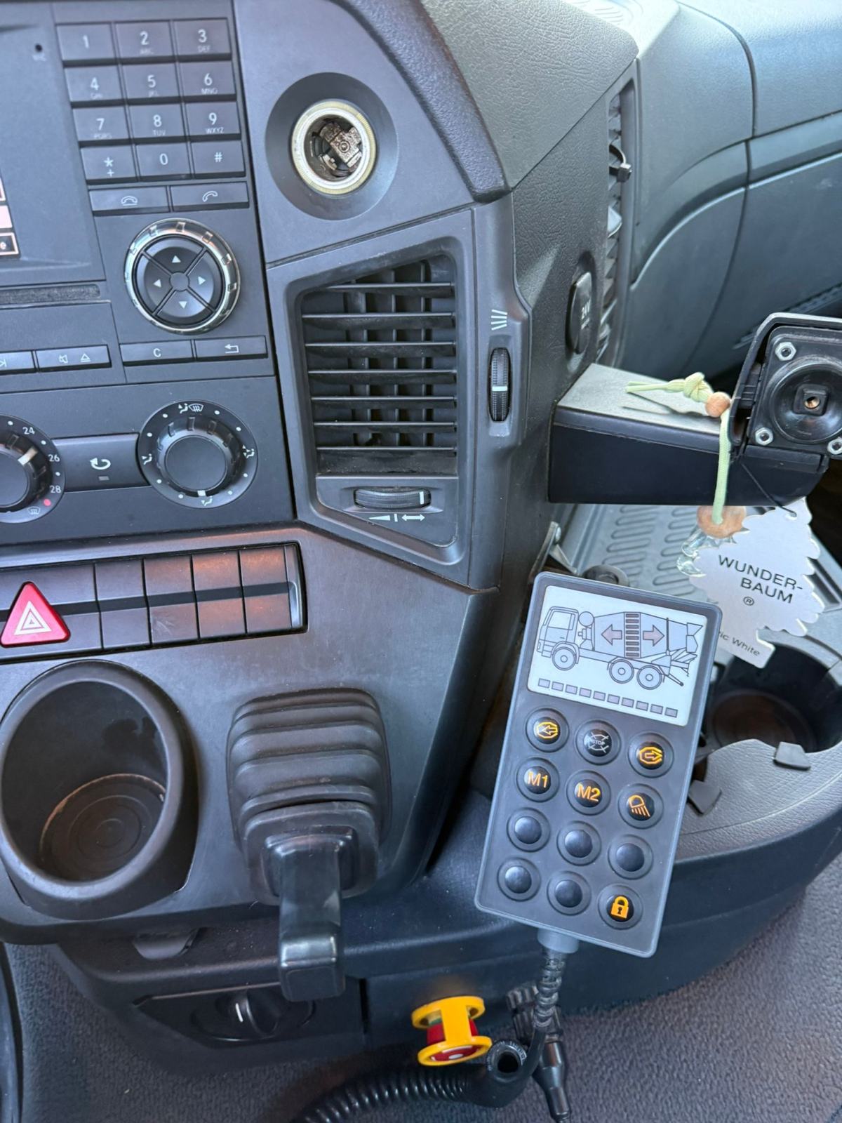 Mercedes Arocs 3746, 2017. godina - Slika 7